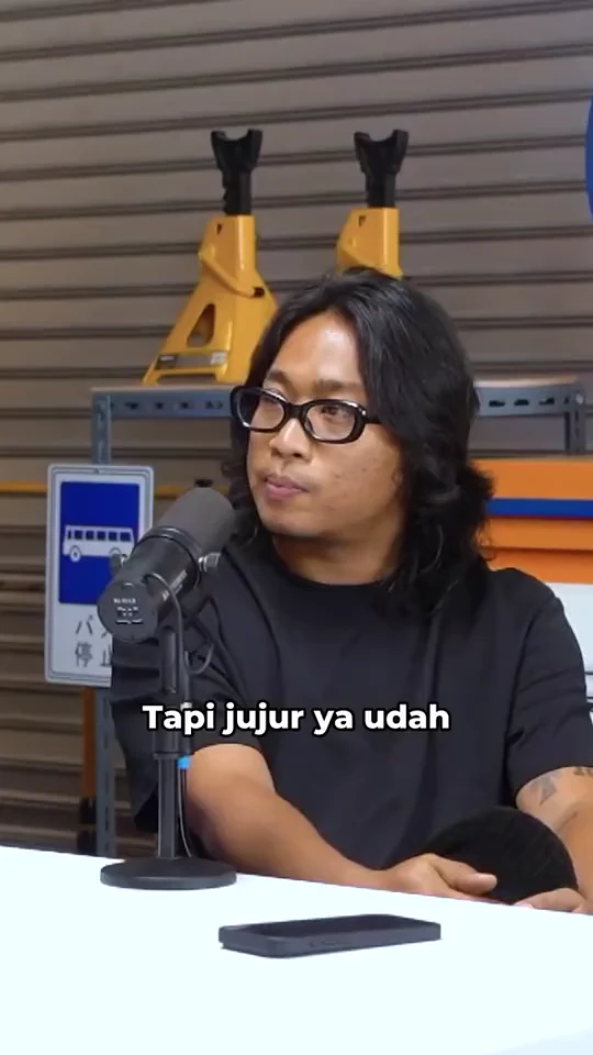 Klip Densu Nangis Menonton Diri Sendiri dari Tuah Kreasi