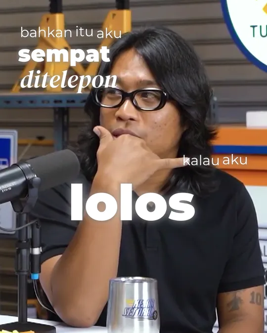 Gaya Bebas di klip Tuah Kreasi: bahkan itu aku sempat ditelepon kalau aku lolos
