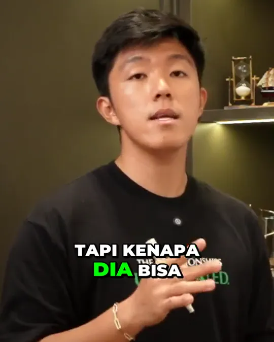 Gaya Casual di klip Leo Giovanni: TAPI KENAPA DIA BISA
